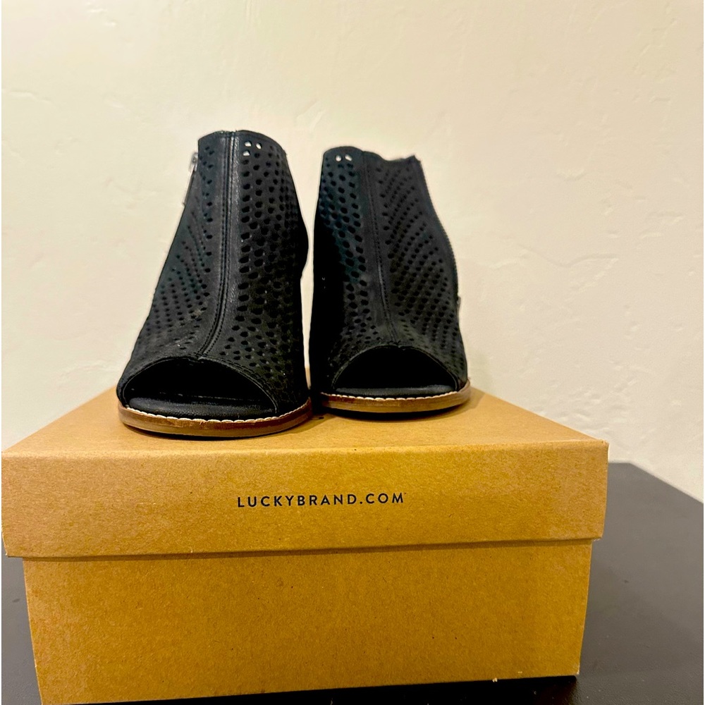 Open toe black